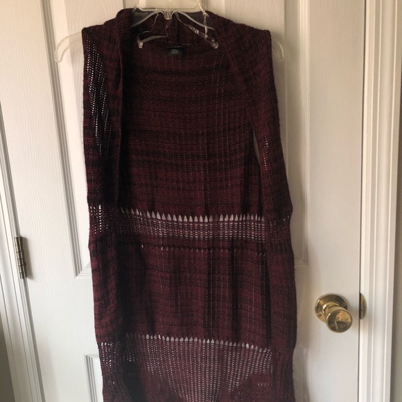 Rue 21 long sleeveless cardigan! - Picture 2 of 3